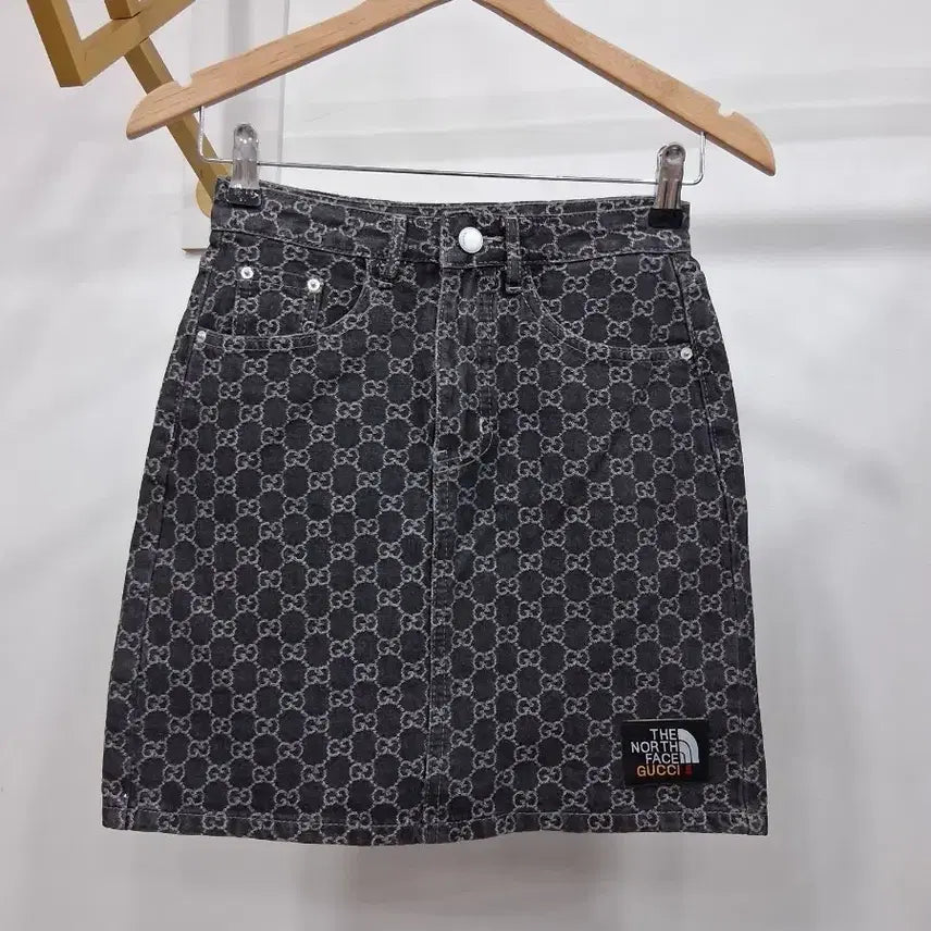 [BUNJANG] Collaboration Embroidered Midi Skirt / 여성 콜라보 자수 스커트44