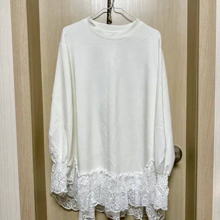 [SOLD OUT] 화이트 레이스 롱 티셔츠