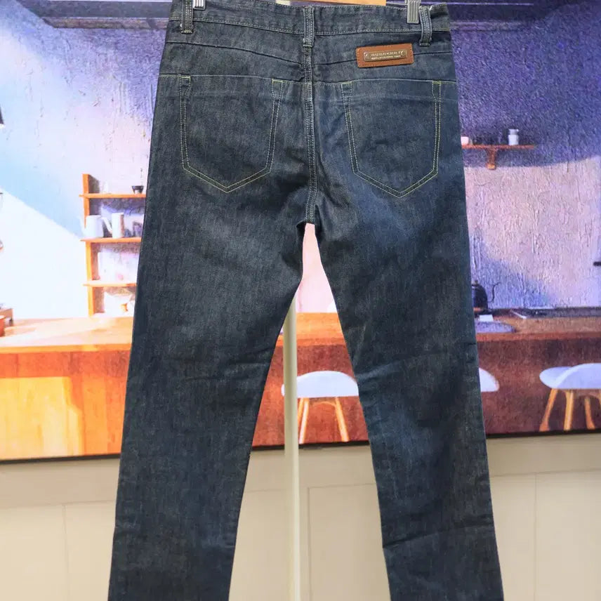 [SOLD OUT] 은은하게 멋 부리고 싶은 날 버버리 데님