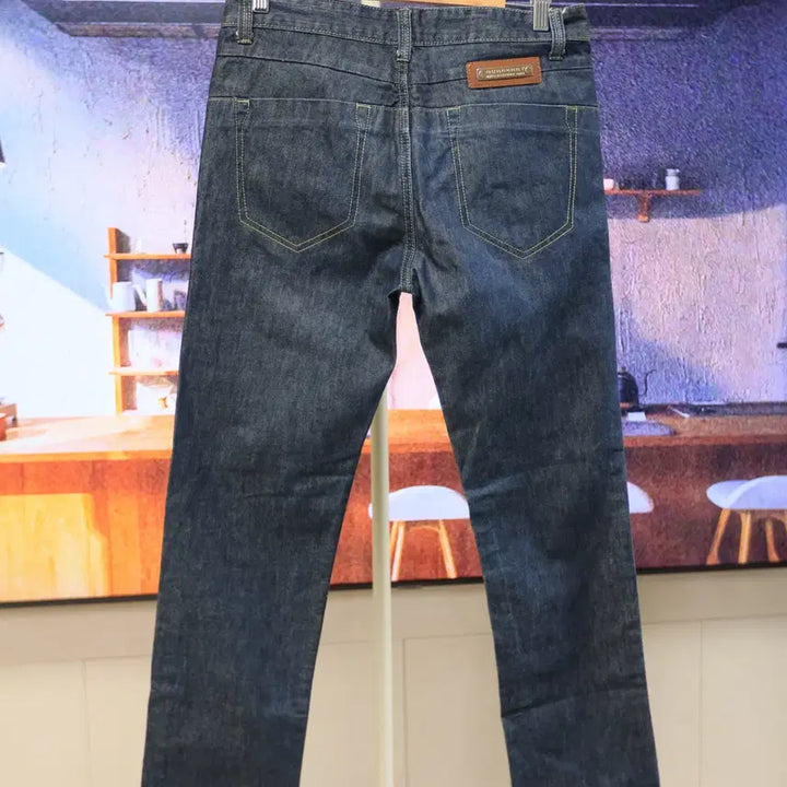 [SOLD OUT] 은은하게 멋 부리고 싶은 날 버버리 데님