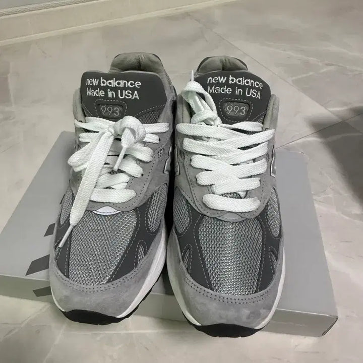 [SOLD OUT] 뉴발란스 런닝화 회색