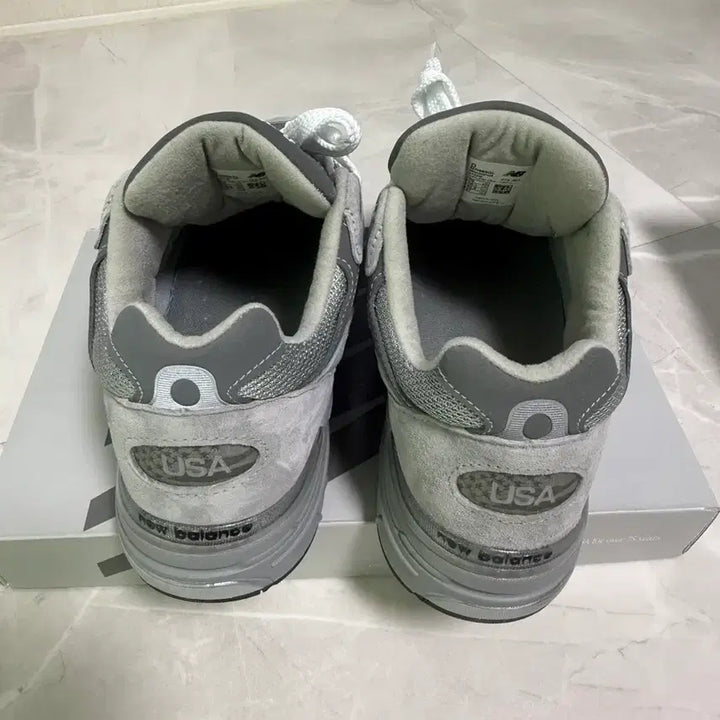 [SOLD OUT] 뉴발란스 런닝화 회색