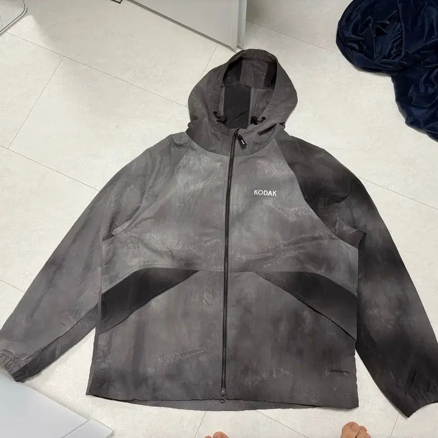 [SOLD OUT] 코닥 후드 바람막이 자켓 그레이 xl