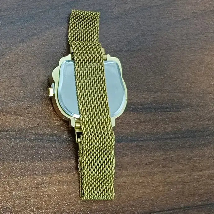 [BUNJANG] Hello Kitty Gold Wristwatch / 헬로키티 금색 손목시계