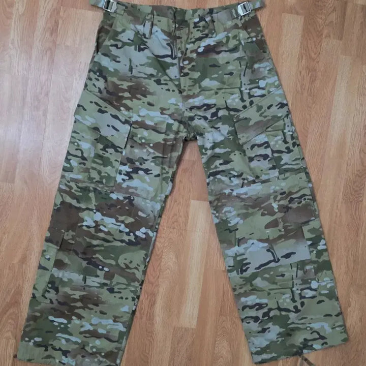 [SOLD OUT] [언타이틀드 아이딜] 멀티캠 아미 카모팬츠 1사이즈