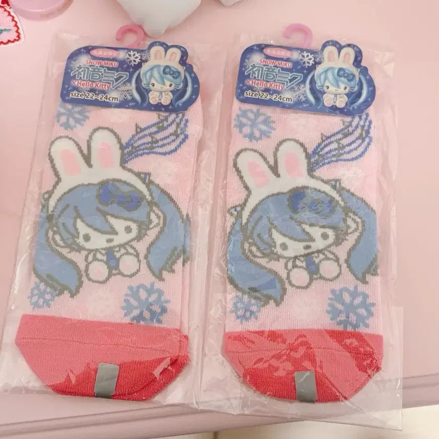 [BUNJANG] Snow Miku x Hello Kitty Collaboration Socks Bundle Set / 스노우미쿠 x 키티 콜라보 양말 2개 일괄