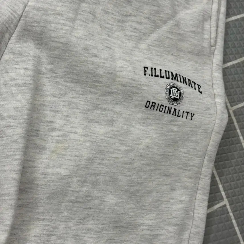 [BUNJANG] F.ILLUMINATE Gray Jogger Pants (Size M) / F.ILLUMINATE 회색 트레이닝 바지