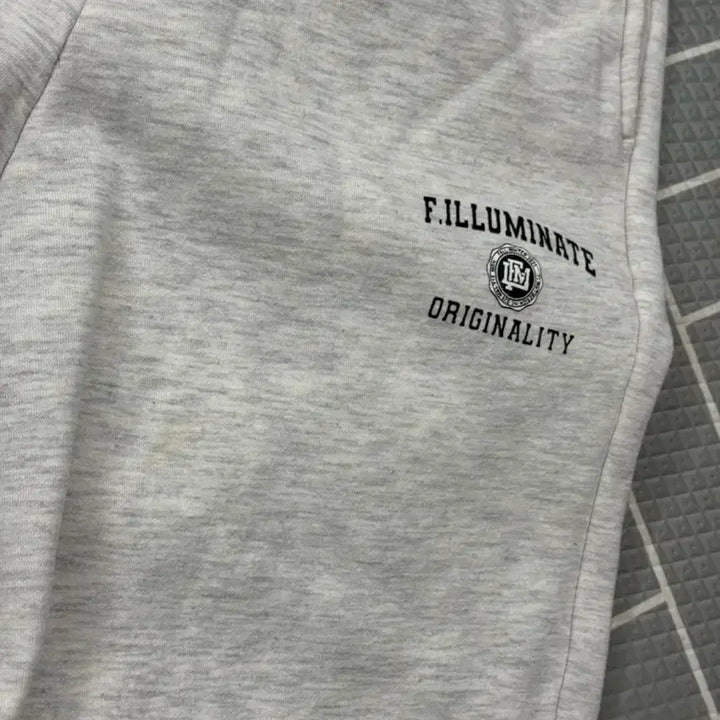 [BUNJANG] F.ILLUMINATE Gray Jogger Pants (Size M) / F.ILLUMINATE 회색 트레이닝 바지