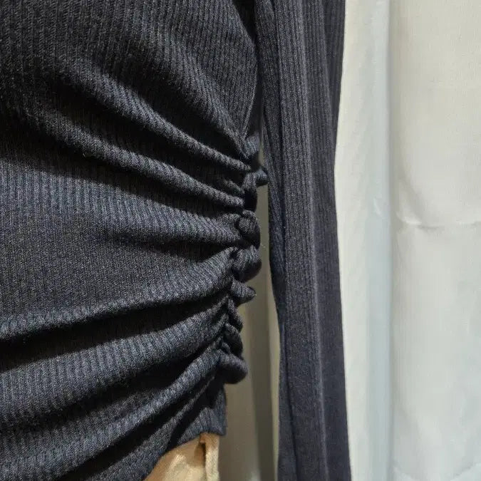 [BUNJANG] Black Ribbed Shirred Long Sleeve Top / 양쪽셔링 쇼트 골지 블랙 긴팔
