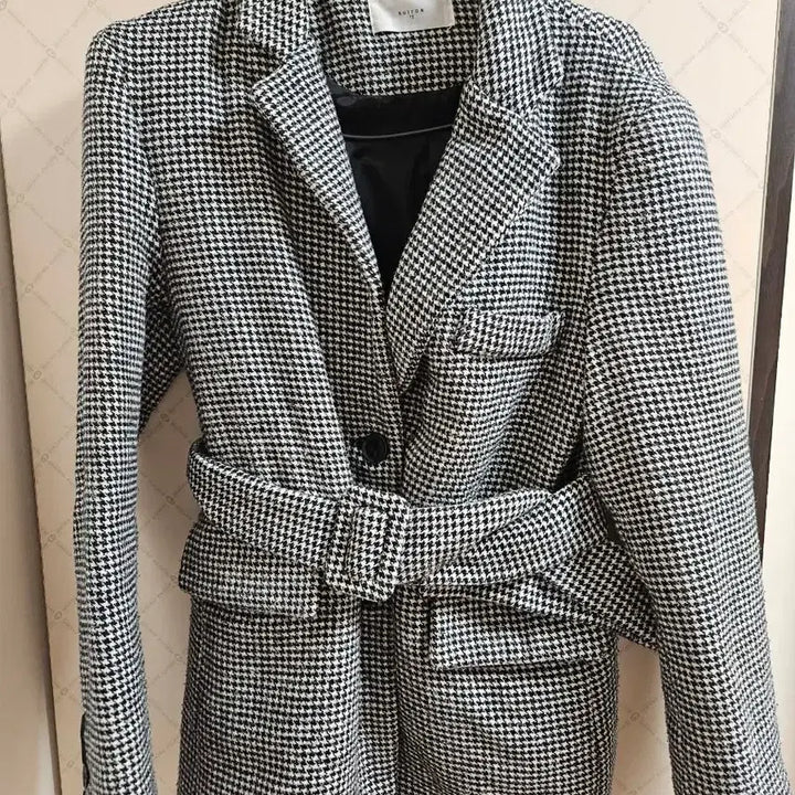 [SOLD OUT] 에이블리 여성 체크반하프 벨트 겨울코트