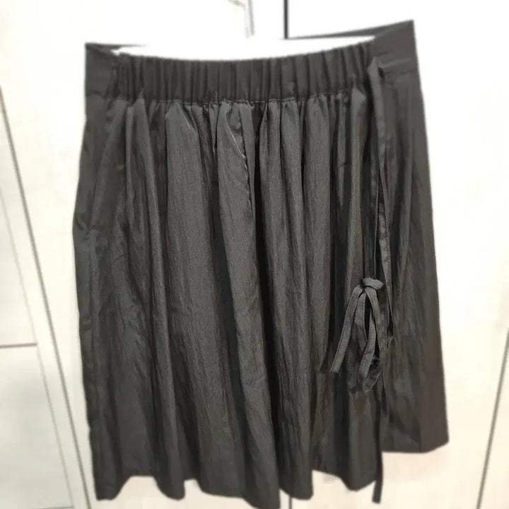 [SOLD OUT] 밴딩 플레어 블랙 스커트 -프리사이즈(새상품)