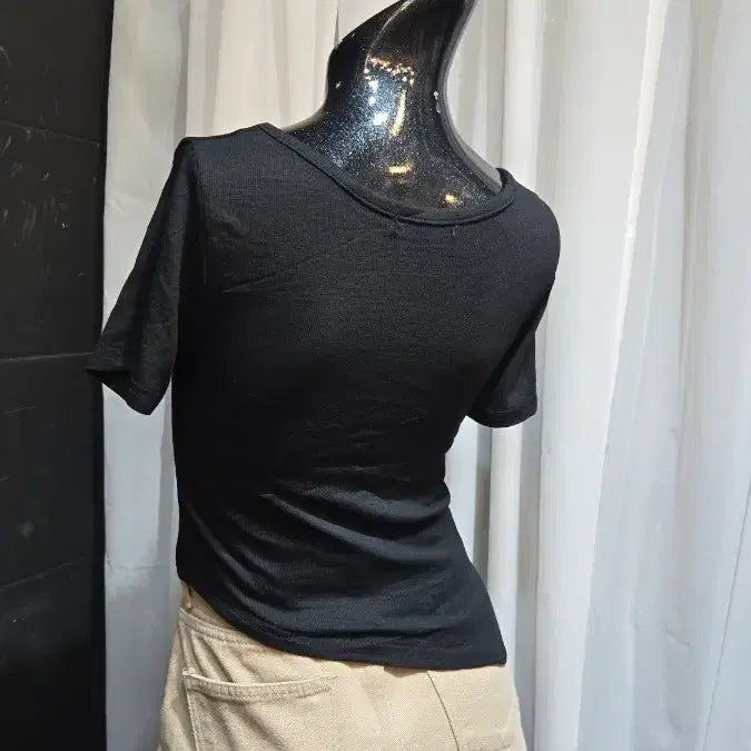 [BUNJANG] Black Ribbed Asymmetrical Hem T-shirt / 밑단 언발 블랙 골지 반팔