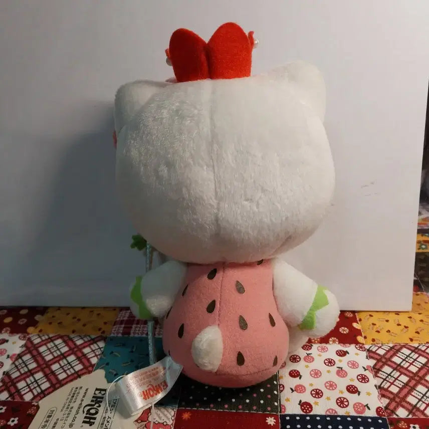 [BUNJANG] Sanrio Classic Strawberry Kitty Doll / 고전 키티 딸기 인형 산리오