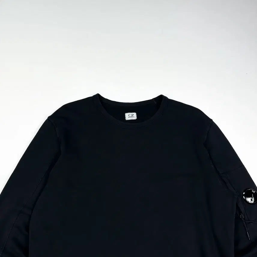 [SOLD OUT] (L) CP컴퍼니 베이직 와펜 슬리브 맨투맨 블랙