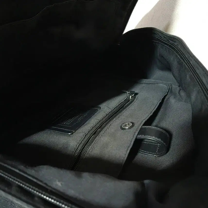 [BUNJANG] Coach Signature Backpack Black Stripe / 코치 시그니처 백팩 블랙 스트라이프