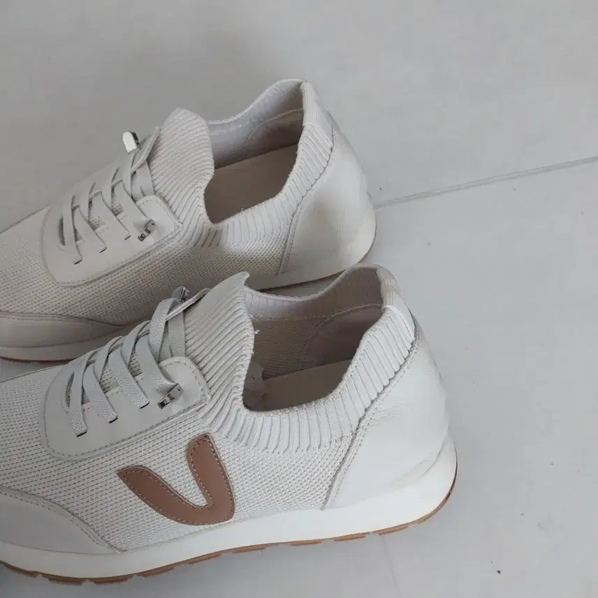 [SOLD OUT] 새거수준 메쉬 스니커즈 225
