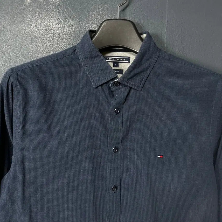 [BUNJANG] Tommy Hilfiger Navy Logo Shirt / L 타미힐피거 로고 네이비 셔츠 남방