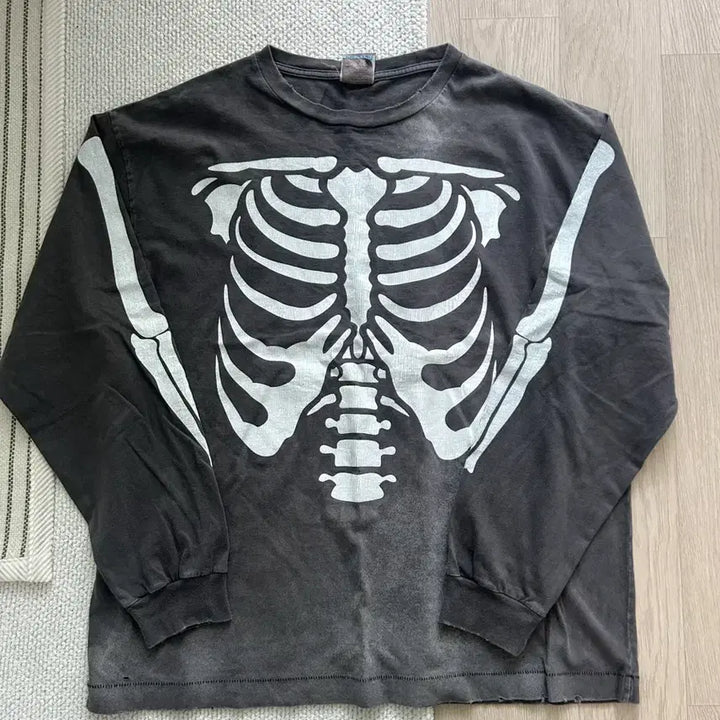 [BUNJANG] Donut Revenge Fingerless Long Sleeve 3 / 도넛리벤지 핑거프리스 본 롱슬리브 3