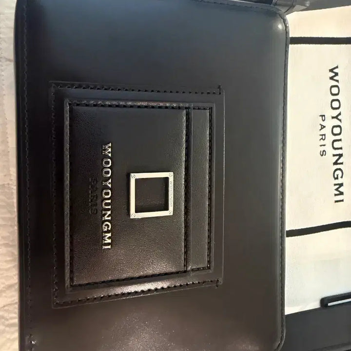 [SOLD OUT] 우영미 블랙 레더 크로스백