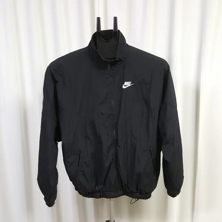 [SOLD OUT] 23년 나이키 여성 에센셜 윈드러너 우븐 재킷 바람막이 S 오일장