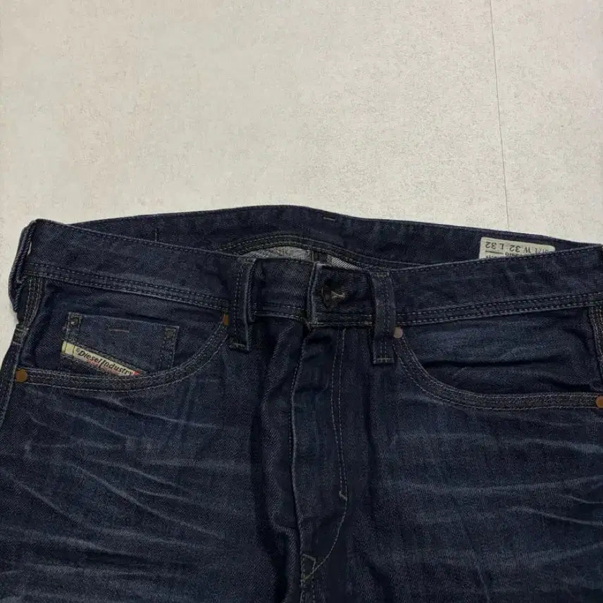 [BUNJANG] Diesel Raw Denim Straight Fit Jeans / 디젤 바지