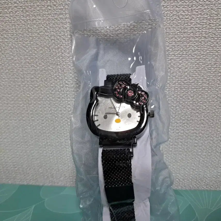 [BUNJANG] Hello Kitty Black Watch / 헬로키티 블랙 시계 새상품