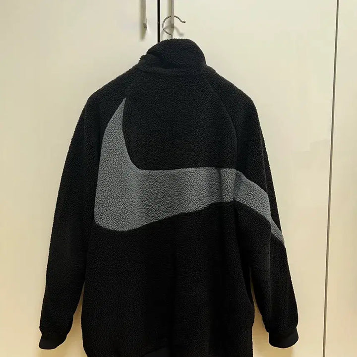 [BUNJANG] Nike Fleece Reversible Jacket Black/Grey / 나이키 후리스 리버시블 검회