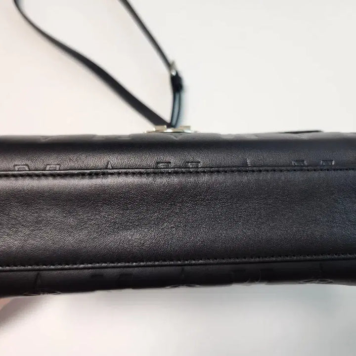 [BUNJANG] Metrocity Shoulder Crossbody Bag / 메트로시티 숄더 겸 크로스백