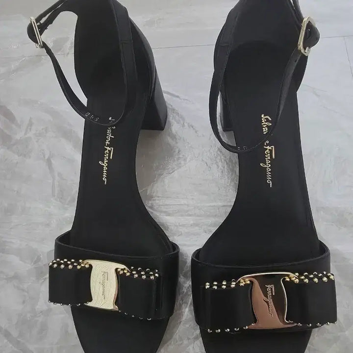 [SOLD OUT] 페라가모 샌들 240 미사용