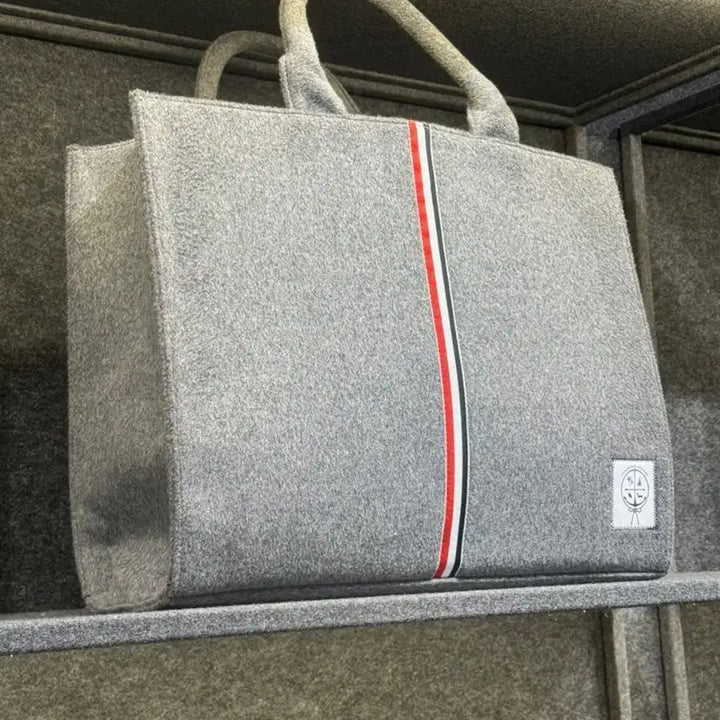 [BUNJANG] Thom Browne Seongsu Tote Bag (Large) / 톰브라운 성수 토트백 라지 실착 5회 미만