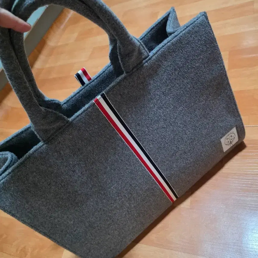 [BUNJANG] Thom Browne Seongsu Tote Bag (Large) / 톰브라운 성수 토트백 라지 실착 5회 미만
