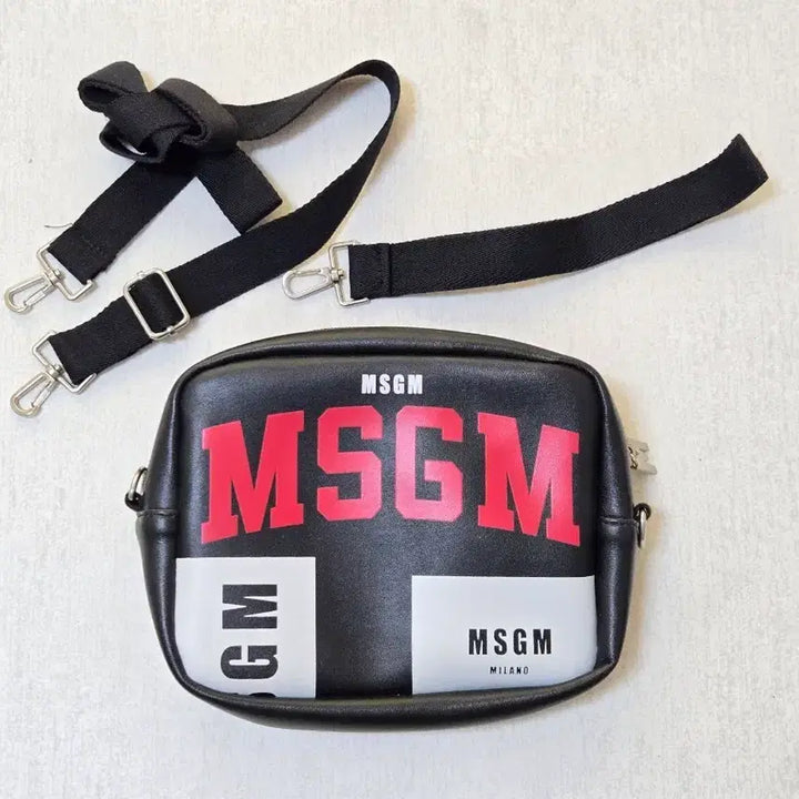 [BUNJANG] MSGM Black Logo Two-Way Crossbody Bag / MSGM 블랙 로고 투웨이 크로스백 가방 미사용 보관만