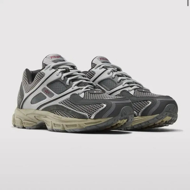 [BUNJANG] Reebok Trinity Gray Sneakers (240) / 1회착용) 리복 트리니티 운동화 차콜 (240)