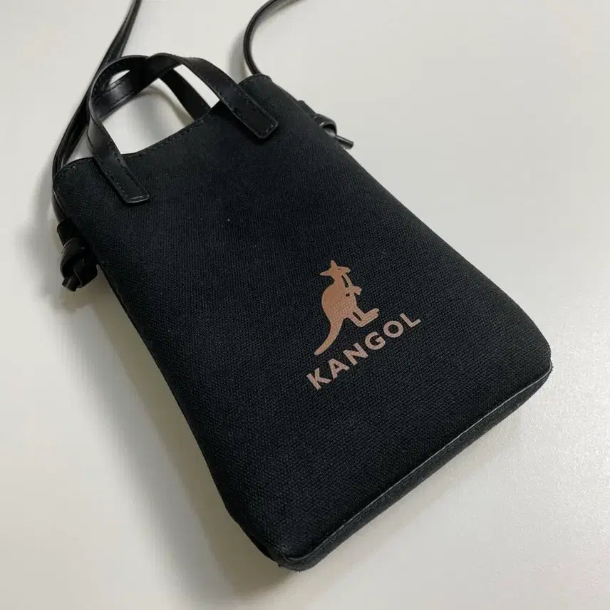 [BUNJANG] Kangol Black Mini Crossbody Bag / 캉골 블랙 미니 크로스백