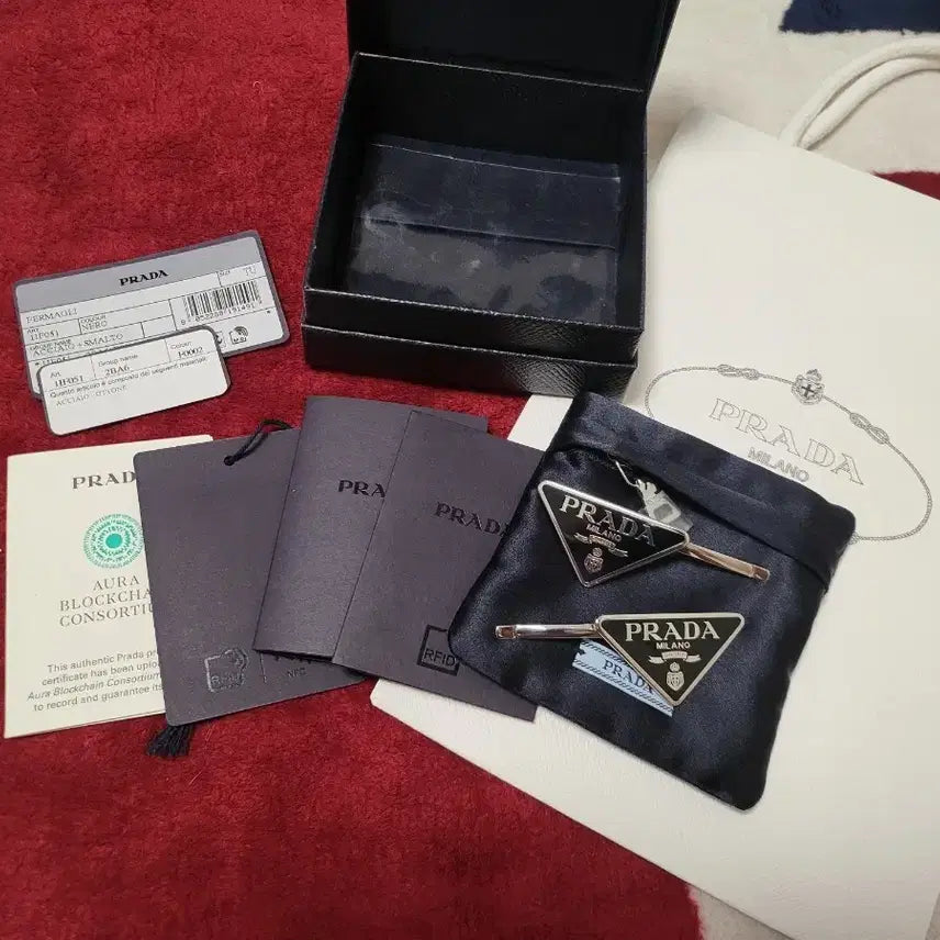 [BUNJANG] Prada Metal Triangle Logo Hairpin Set / (새상품급) 프라다 메탈 삼각 로고 헤어핀 세트