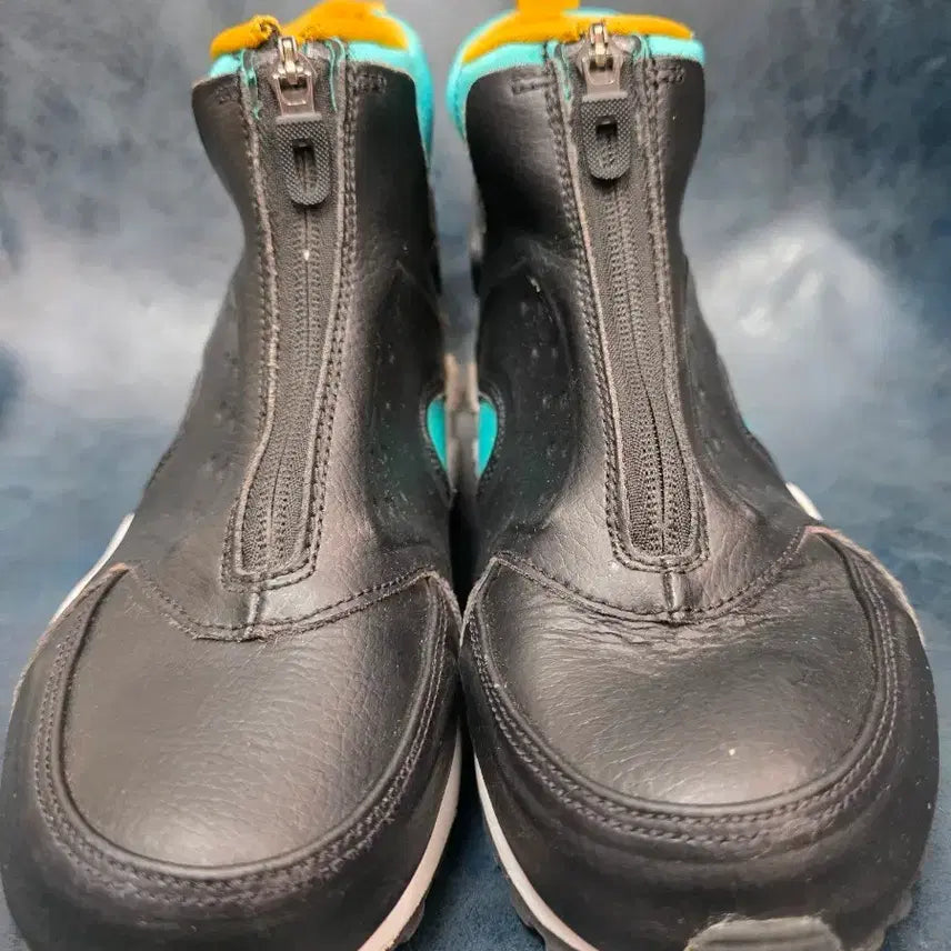 [BUNJANG] Nike Zipper Sneakers 240mm / 나이키 운동화 240mm