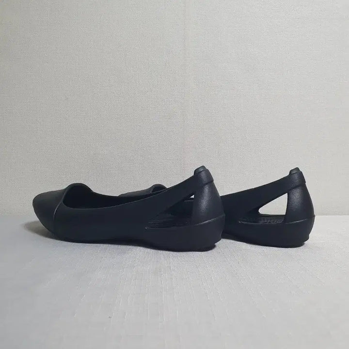 [SOLD OUT] 240mm 크록스 샌들 시에나 플랫 슈즈 블랙  W7
