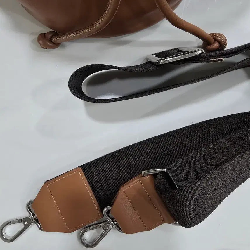 [BUNJANG] COS Leather Cylindrical Handbag Shoulder Bag / cos 코스 버킷백/코스  가죽 원통형 핸드백 숄더백