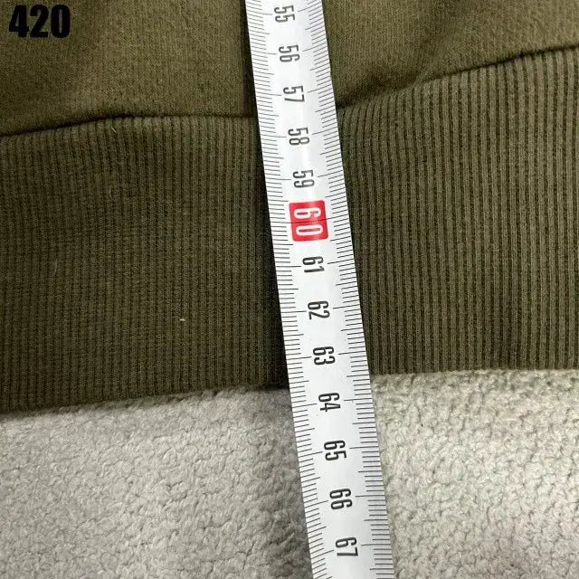 [BUNJANG] National Geographic Khaki Pocket Sweatshirt / 내셔널지오그래픽 맨투맨 티셔츠 카키색