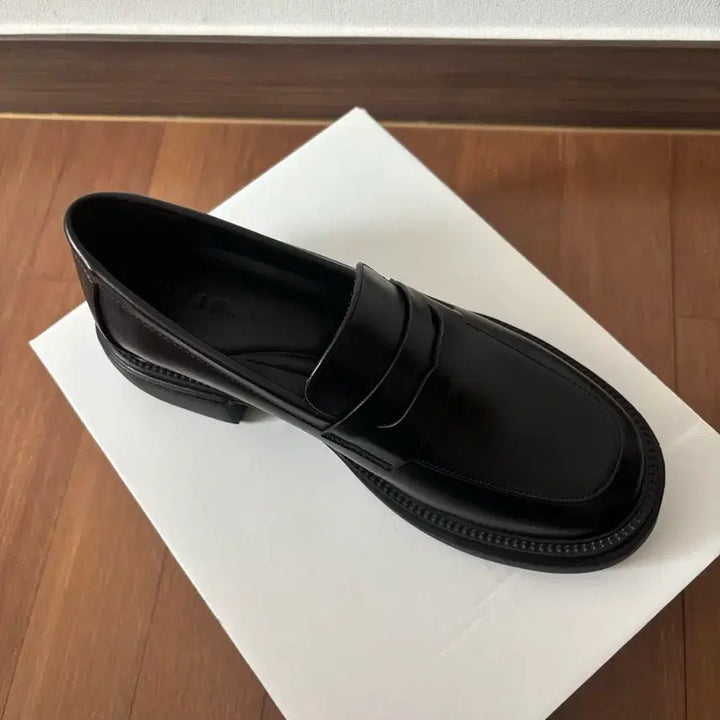 [BUNJANG] Salt and Chocolate Black Loafers / 솔트앤초콜릿 로퍼