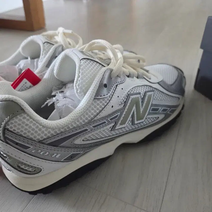 [BUNJANG] New Balance U204LSWB Sneakers / 뉴발란스 u204lswb