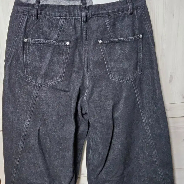 [BUNJANG] Feng Chen Wang Deconstructed Black Denim Pants / Feng Chen Wang 펑첸왕 디컨스트럭티드 블랙 데님 팬츠