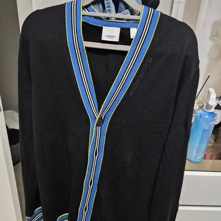 [BUNJANG] Burberry Black Knit Cardigan / 버버리 블랙 니트 가디건 블루/옐로우 라인