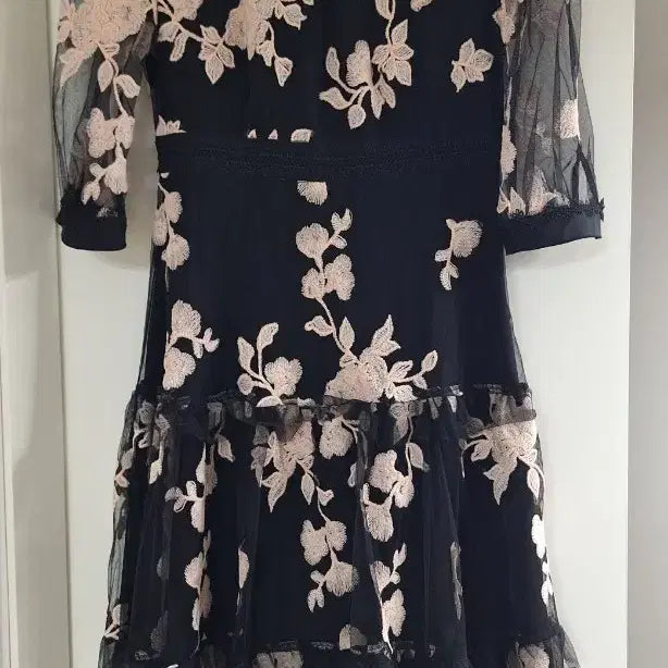 [SOLD OUT] 사틴 SATIN 플라워 포인트 시스루 원피스 85사이즈