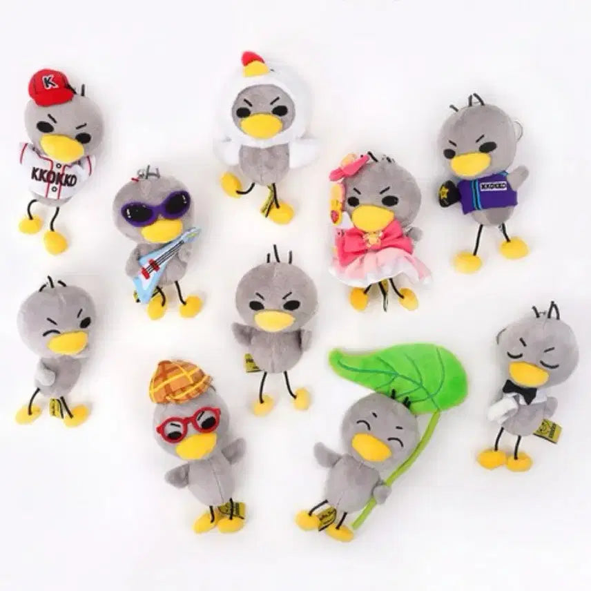 [BUNJANG] Hello Jadoo Cocco Housekeeper Waiter Doll Keyring / (원가 이하)안녕자두야 꼬꼬 집사 웨이터 인형키링