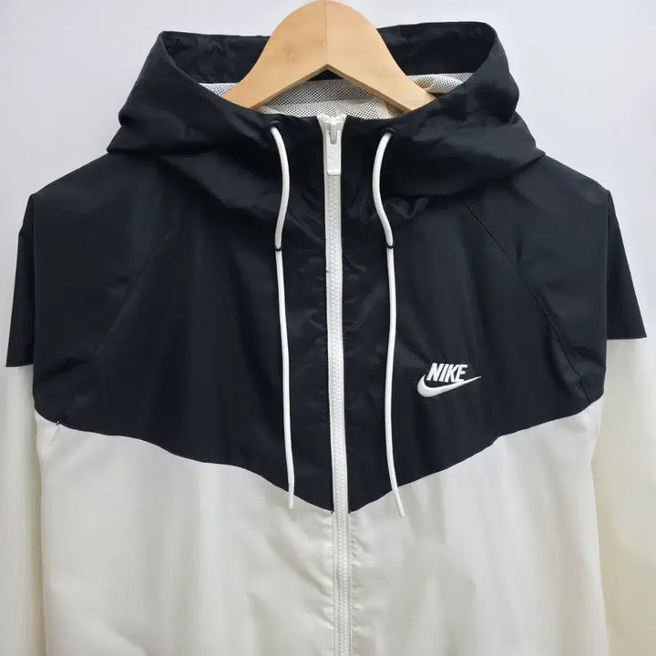 [SOLD OUT] [L] 나이키 윈드브레이커 바람막이
