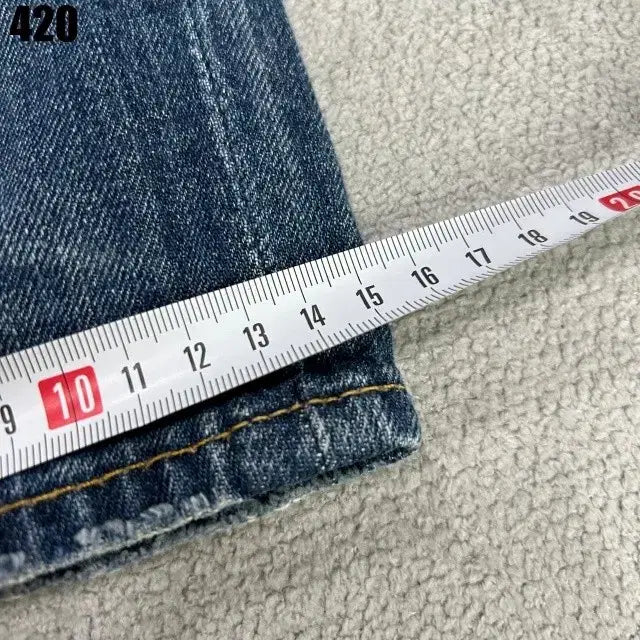 [SOLD OUT] 폴로 데미지 워싱 청바지