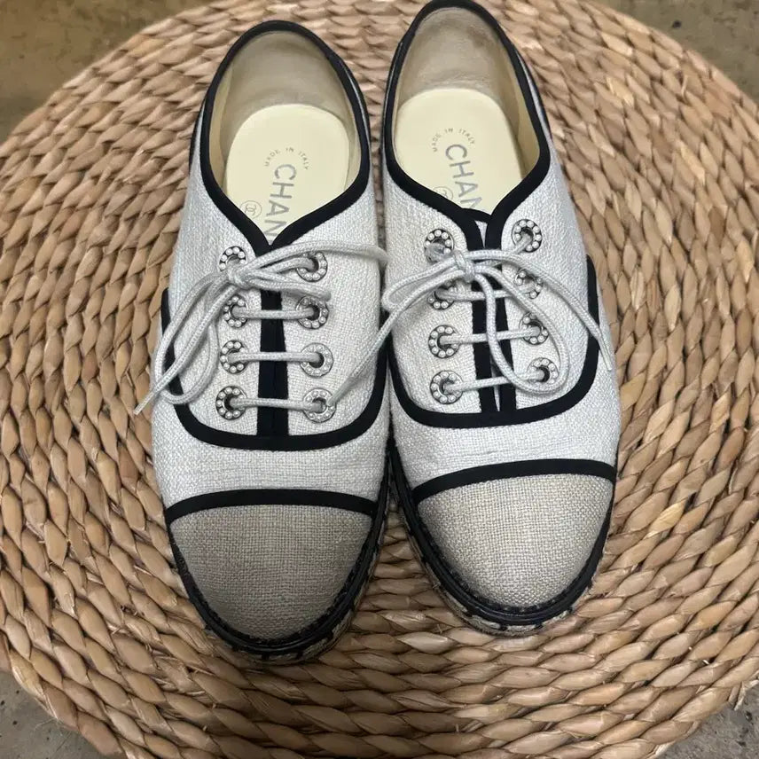 [BUNJANG] Chanel Pearl Espadrille Sneakers / 샤넬 진주 에스파듀 스니커즈