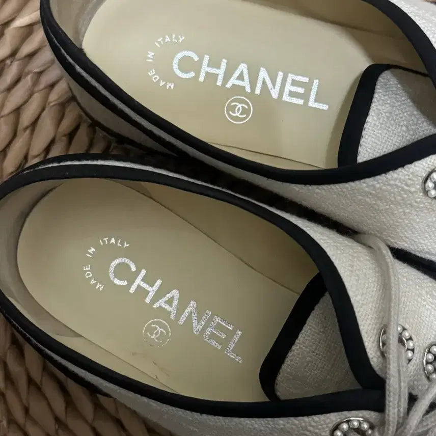 [BUNJANG] Chanel Pearl Espadrille Sneakers / 샤넬 진주 에스파듀 스니커즈