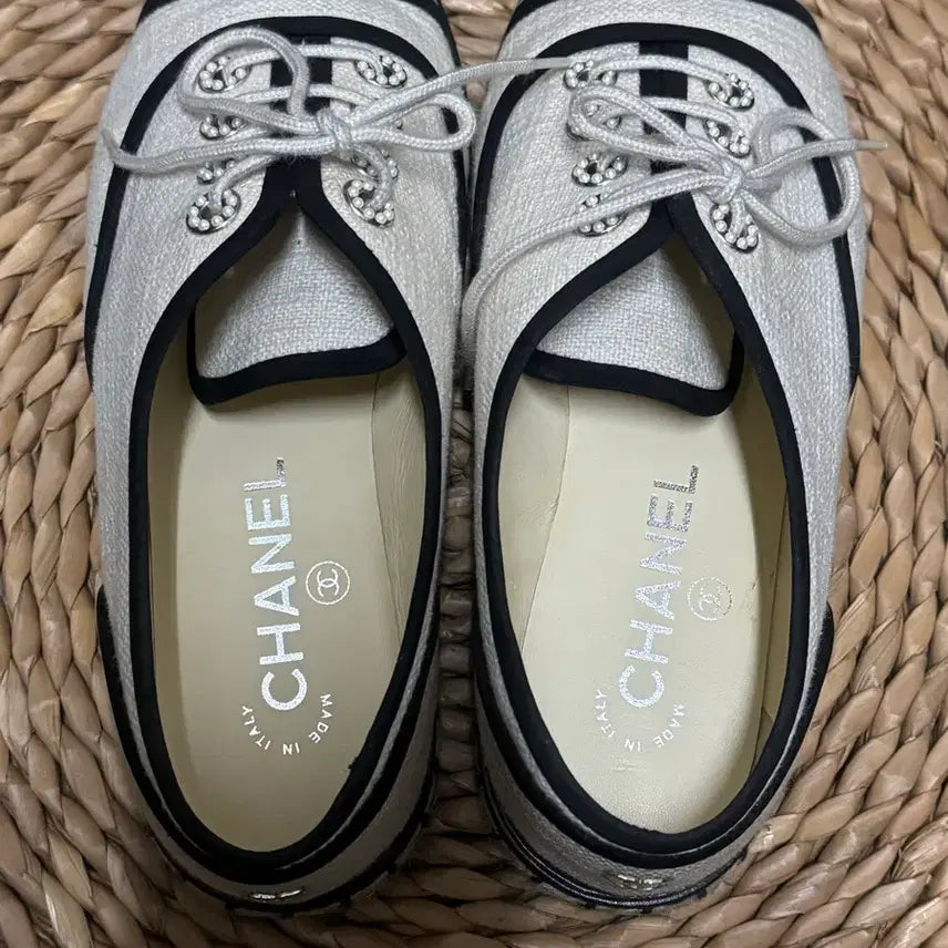 [BUNJANG] Chanel Pearl Espadrille Sneakers / 샤넬 진주 에스파듀 스니커즈